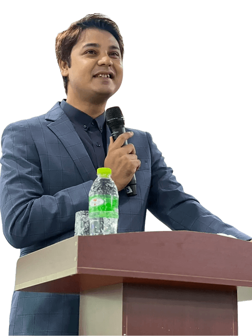 Sayar Zin Min Tun speaking at an education seminar